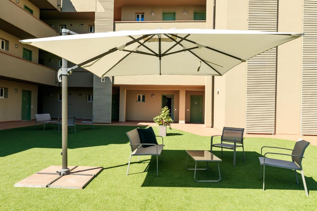 Residence San Francesco Tirrenia Eksteriør billede
