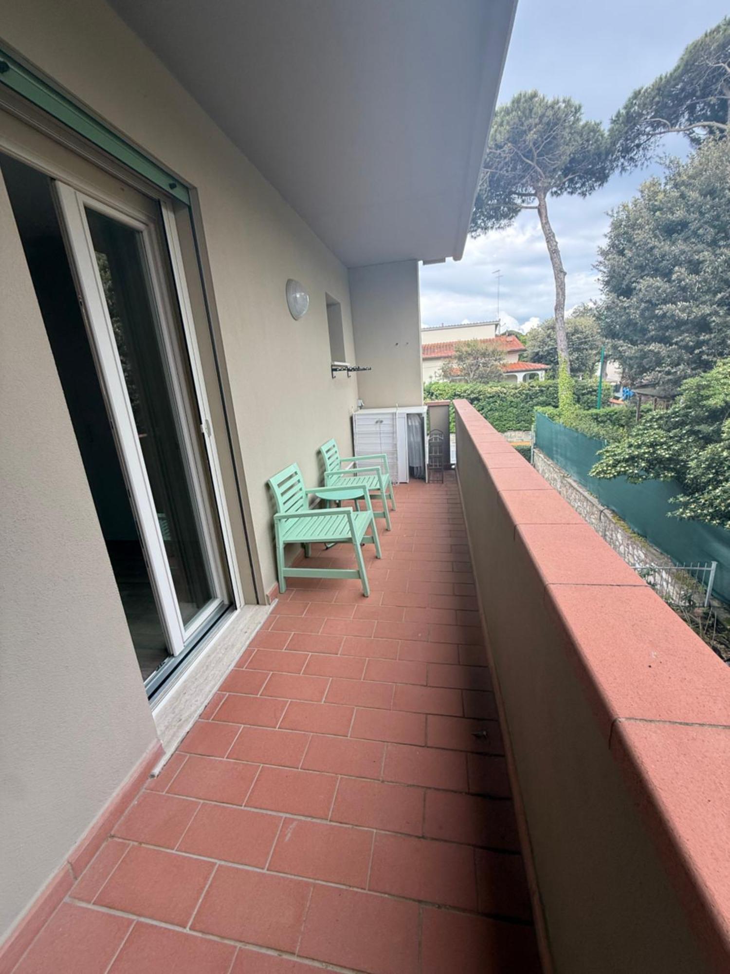 Residence San Francesco Tirrenia Eksteriør billede