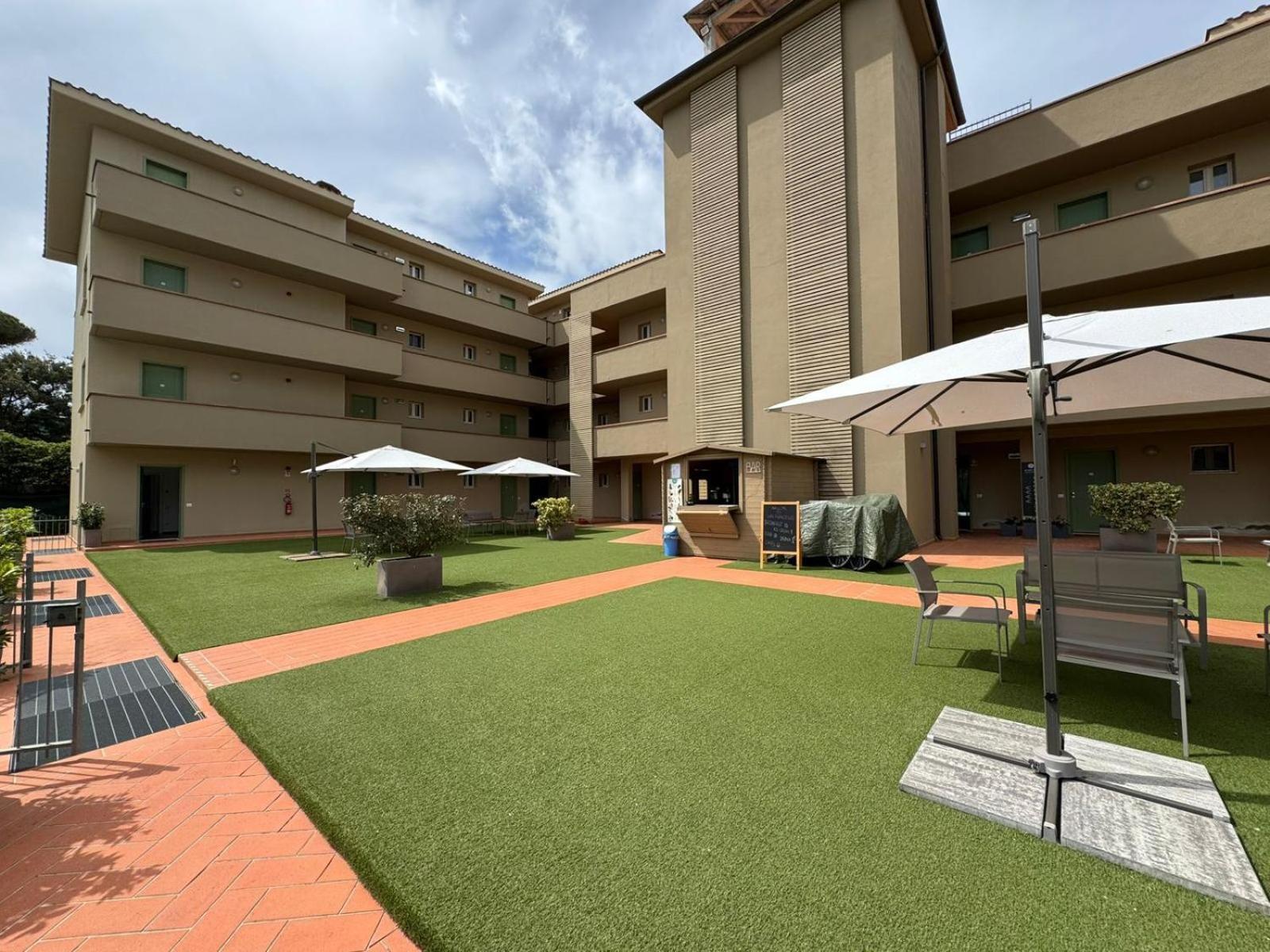 Residence San Francesco Tirrenia Eksteriør billede