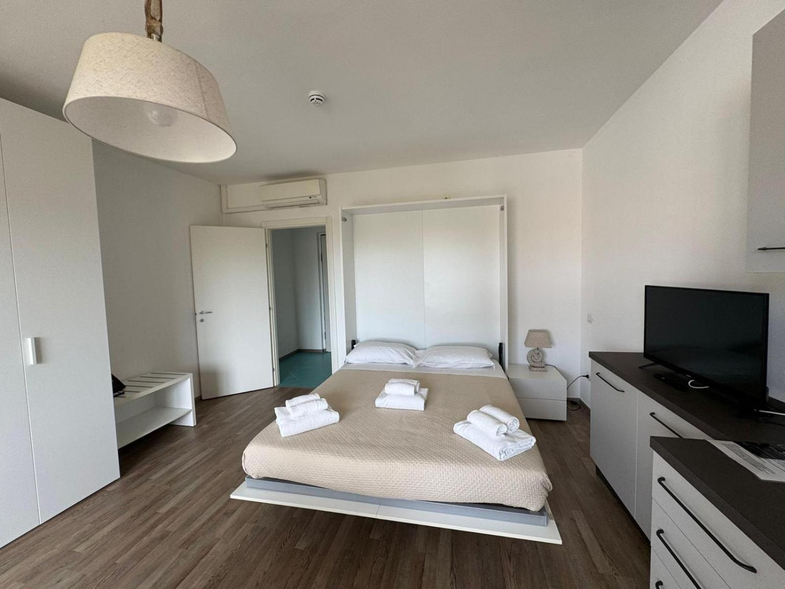 Residence San Francesco Tirrenia Eksteriør billede