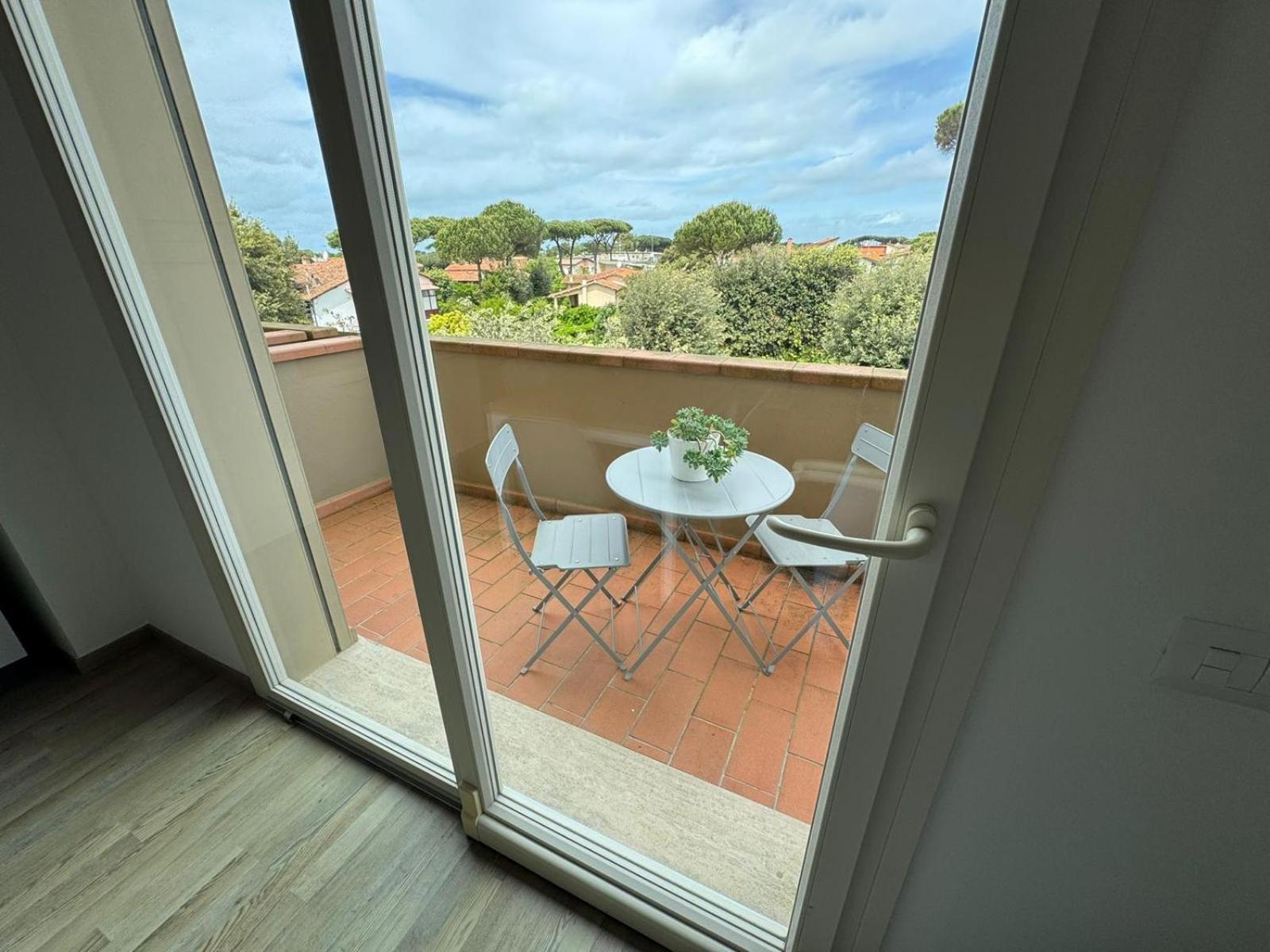 Residence San Francesco Tirrenia Eksteriør billede